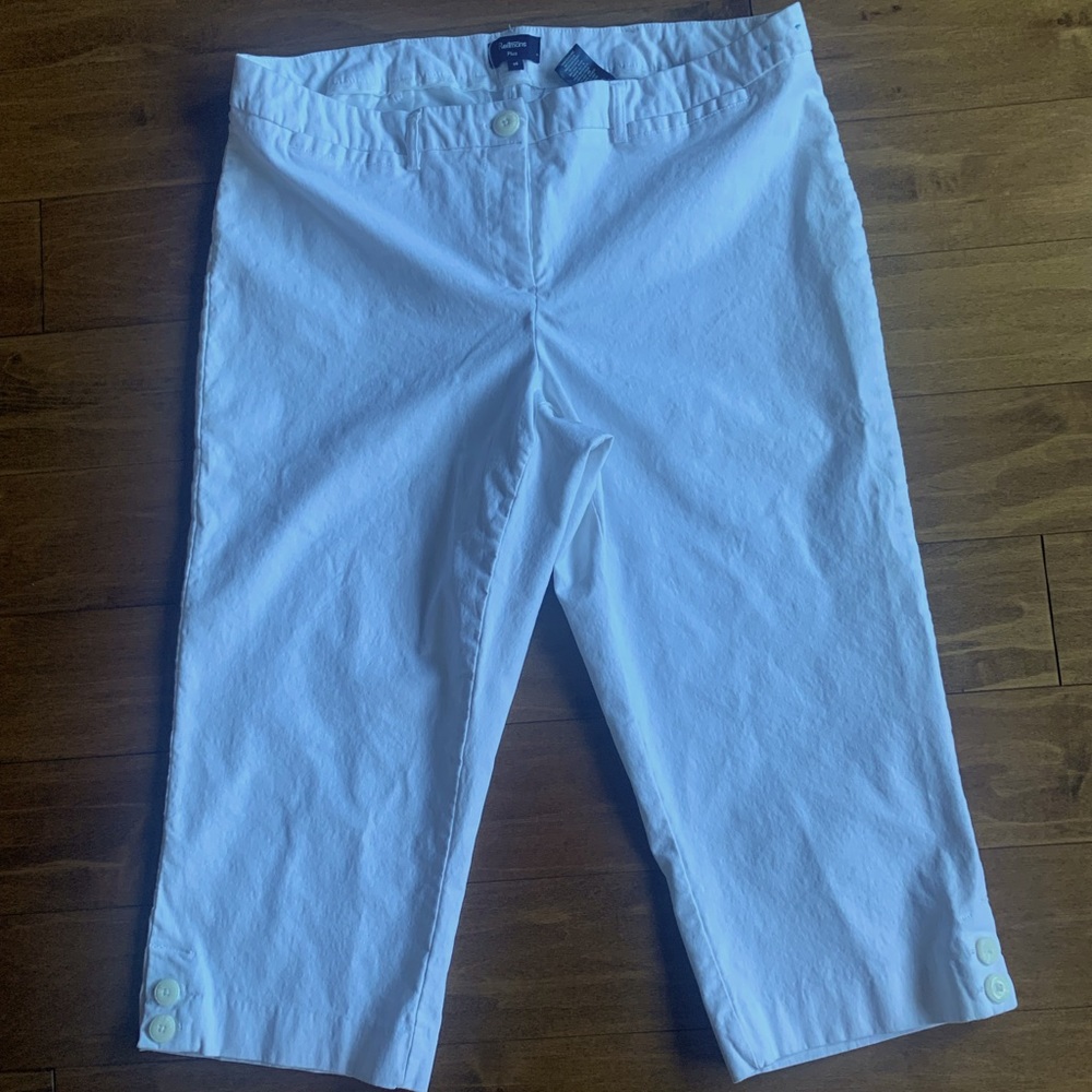 White capri pants.